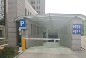 車牌識別，快速門